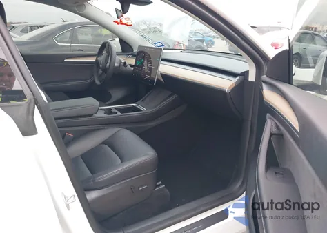 2022 Tesla Model Y Long Range Dual Motor All-Wheel Drive z USA, uszkodzony, nr VIN 7SAYGDEE8NA014232